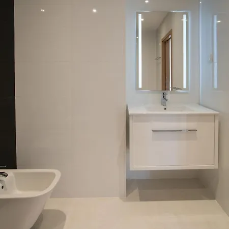 Zentuni Ocean Front Apartment *