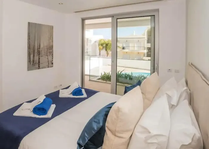 Zentuni Ocean Front アパート