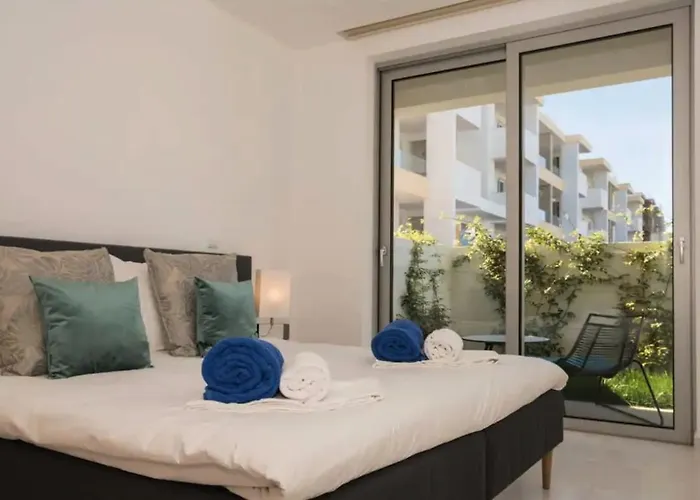 Zentuni Ocean Front Apartament