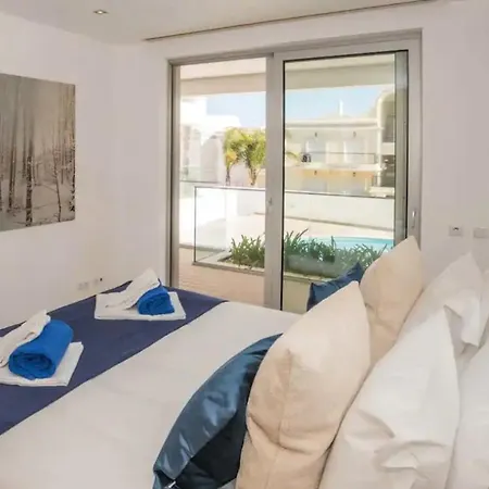 Zentuni Ocean Front Lägenhet